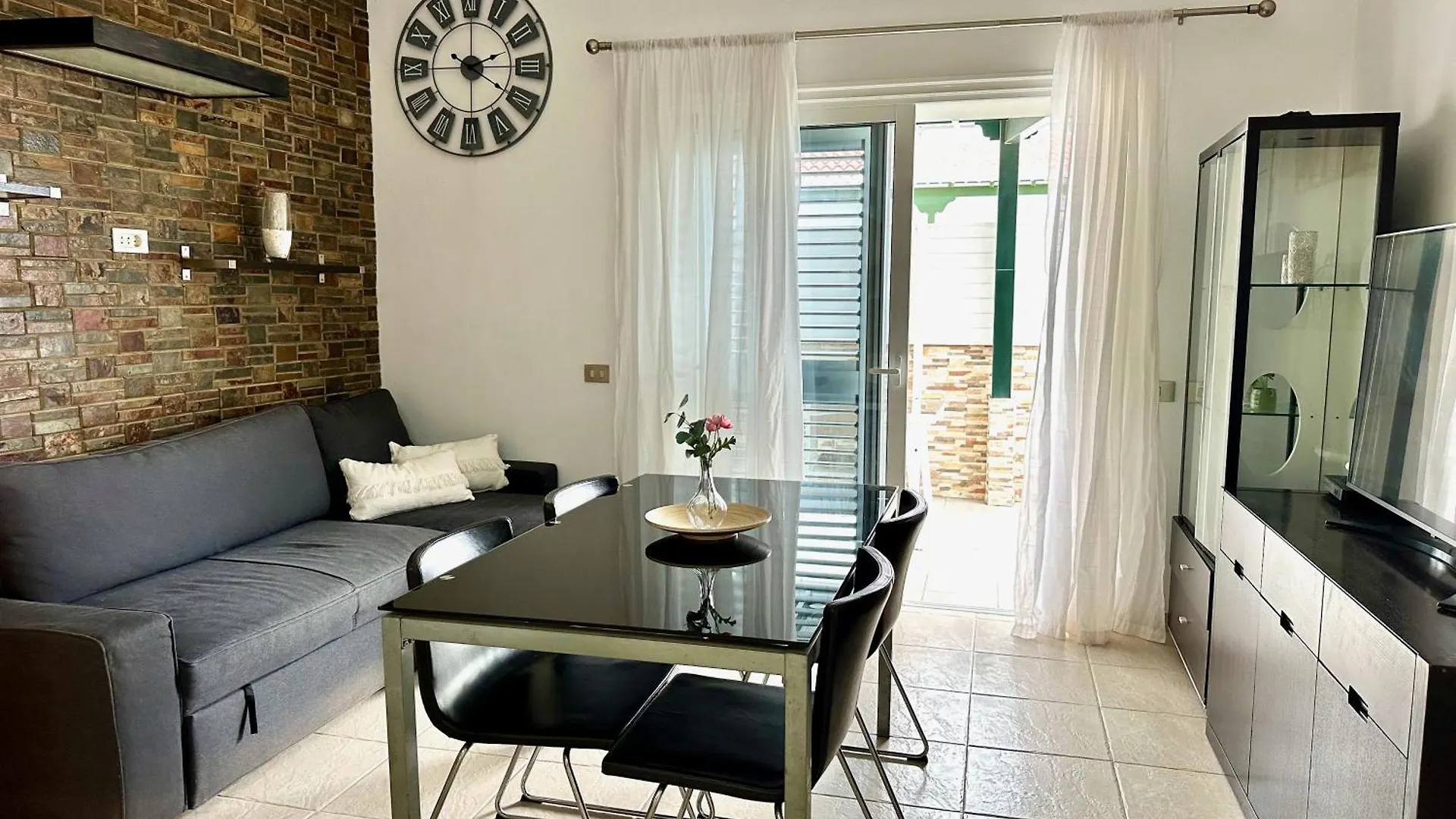 Pambnb - House Next To The Beach, Terrace, Fiber Wi-Fi, Bbq Abades  펜션 Abades (Tenerife)