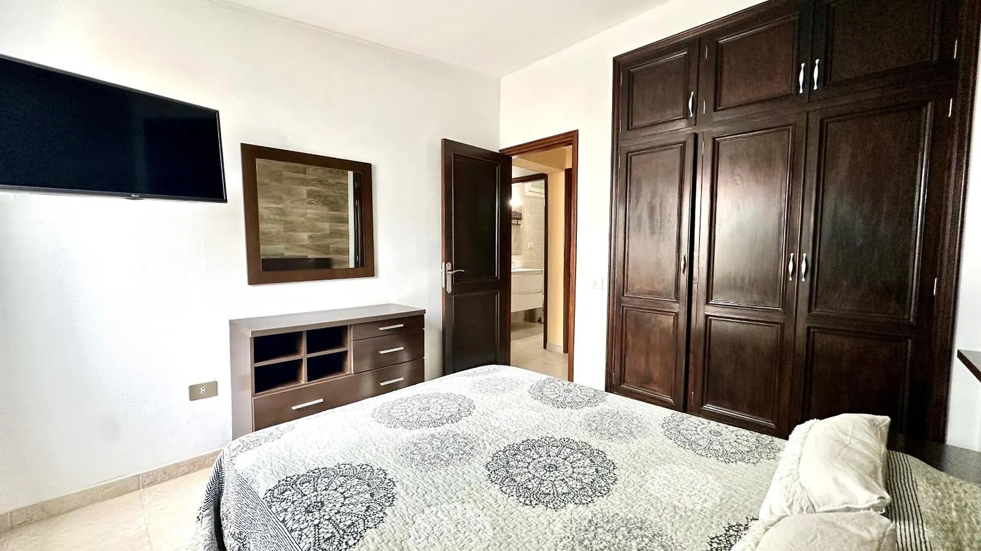 Pambnb - House Next To The Beach, Terrace, Fiber Wi-Fi, Bbq Abades  0*, Abades (Tenerife)